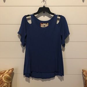 Cupio Cold Shoulder Top